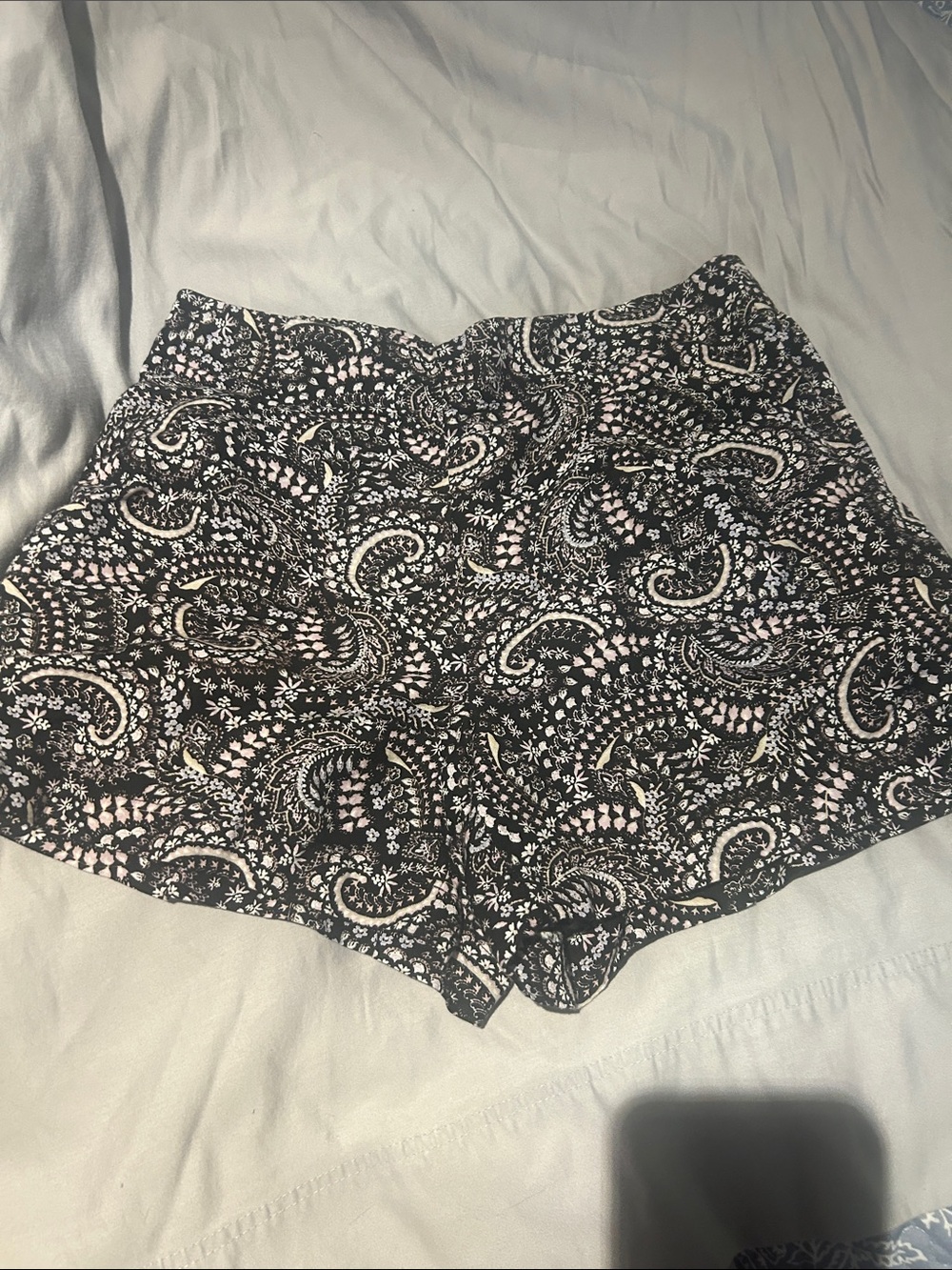 Loft Black Paisley Print Women's Shorts